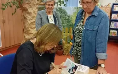 Wrześniowe spotkanie Dyskusyjnego Klubu Książki - Spotkanie autorskie z Wiolettą Sawicką 8