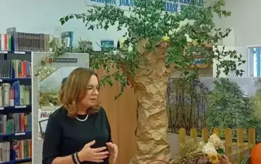 Wrześniowe spotkanie Dyskusyjnego Klubu Książki - Spotkanie autorskie z Wiolettą Sawicką 16