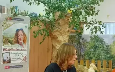 Wrześniowe spotkanie Dyskusyjnego Klubu Książki - Spotkanie autorskie z Wiolettą Sawicką 19