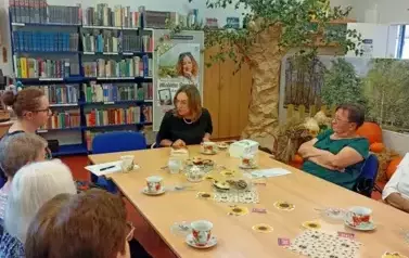 Wrześniowe spotkanie Dyskusyjnego Klubu Książki - Spotkanie autorskie z Wiolettą Sawicką 24
