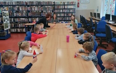 Zajączki w bibliotece  5