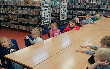 Zajączki w bibliotece  11