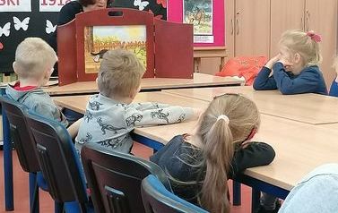 Zajączki w bibliotece  16