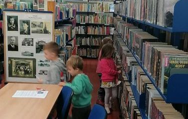 Zajączki w bibliotece  20