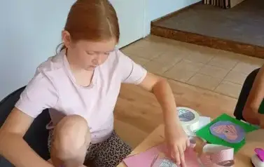 Tworzenia kartek metodą Iris folding 6