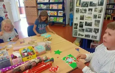 Tworzenia kartek metodą Iris folding 8