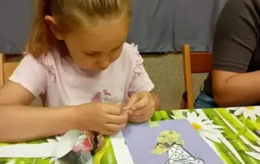 Tworzenia kartek metodą Iris folding 13