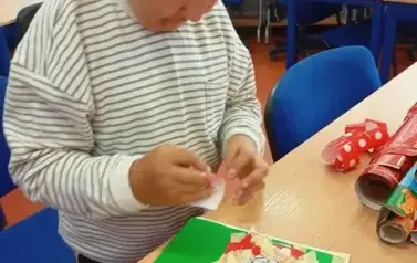 Tworzenia kartek metodą Iris folding 20