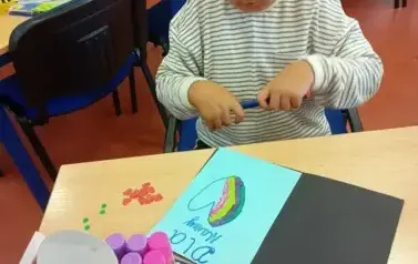 Tworzenia kartek metodą Iris folding 29