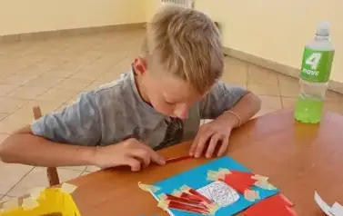 Tworzenia kartek metodą Iris folding 39