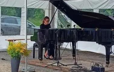 Spotkanie sztuki, łączącym muzykę poważną z wizualną ekspresją plastyczną. 17
