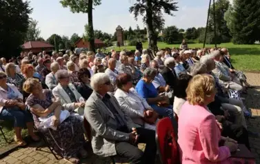 Spotkanie sztuki, łączącym muzykę poważną z wizualną ekspresją plastyczną. 21