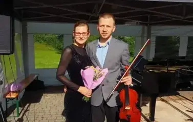 Spotkanie sztuki, łączącym muzykę poważną z wizualną ekspresją plastyczną. 25