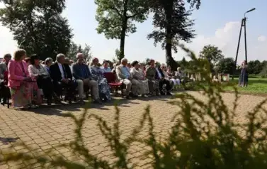 Spotkanie sztuki, łączącym muzykę poważną z wizualną ekspresją plastyczną. 34