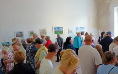 Spotkanie sztuki, łączącym muzykę poważną z wizualną ekspresją plastyczną. 35