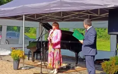 Spotkanie sztuki, łączącym muzykę poważną z wizualną ekspresją plastyczną. 38