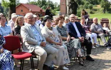 Spotkanie sztuki, łączącym muzykę poważną z wizualną ekspresją plastyczną. 39