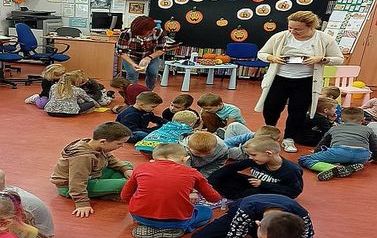 S&oacute;wki i Liski w bibliotece  8