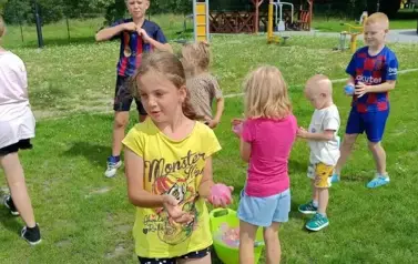  Tworzenie wyjątkowych wakacyjnych słoiczk&oacute;w. 48