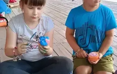 Tworzenie babeczek, malowanie imion, tworzenie bransoletek 7