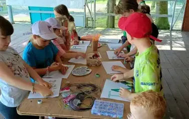 Tworzenie babeczek, malowanie imion, tworzenie bransoletek 70