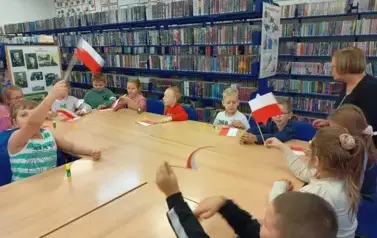 Patriotyczne warsztaty z najmłodszymi uczniami! 2025 4