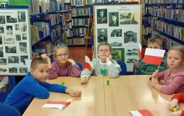 Patriotyczne warsztaty z najmłodszymi uczniami! 2025 7