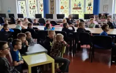 Patriotyczne warsztaty z najmłodszymi uczniami! 2025 20