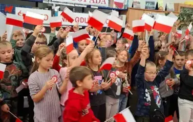Patriotyczne warsztaty z najmłodszymi uczniami! 2025 30
