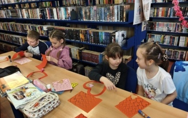 Miłość w bibliotece &ndash; walentynkowe spotkanie z pierwszakami! 2026 14