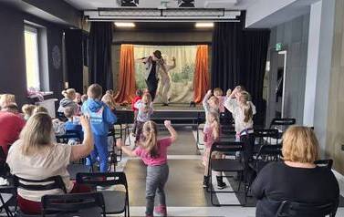  Teatrzyk pt. &bdquo;Przygody Misia Nanuka&rdquo; 10