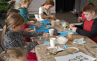 Zajęcia plastyczne - dokarmianie ptak&oacute;w w okresie zimowym 1