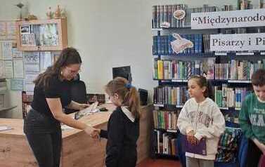 Konkurs czytania w naszej bibliotece - mali czytelnicy, wielkie umiejętności! 4