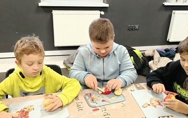 Zajęcia plastyczne - przenieśliśmy się do świata natury 3