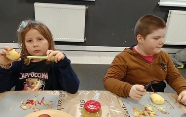 Zajęcia plastyczne - przenieśliśmy się do świata natury 34