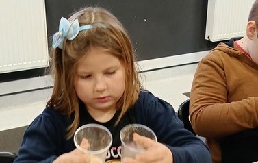 Zajęcia plastyczne - przenieśliśmy się do świata natury 38