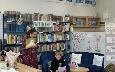 Wielkanocne Czytanie w Bibliotece &ndash; świąteczna atmosfera i piękne recytacje! 2026 13
