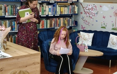 Wielkanocne Czytanie w Bibliotece &ndash; świąteczna atmosfera i piękne recytacje! 2026 18