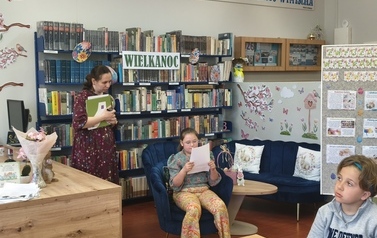 Wielkanocne Czytanie w Bibliotece &ndash; świąteczna atmosfera i piękne recytacje! 2026 22