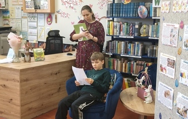 Wielkanocne Czytanie w Bibliotece &ndash; świąteczna atmosfera i piękne recytacje! 2026 23