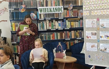 Wielkanocne Czytanie w Bibliotece &ndash; świąteczna atmosfera i piękne recytacje! 2026 30