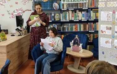 Wielkanocne Czytanie w Bibliotece &ndash; świąteczna atmosfera i piękne recytacje! 2026 33