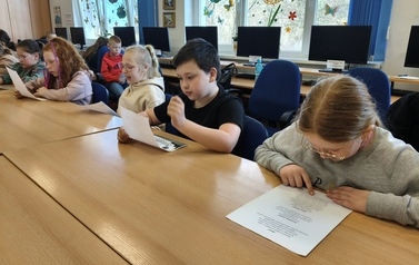 Wielkanocne Czytanie w Bibliotece &ndash; świąteczna atmosfera i piękne recytacje! 2026 36