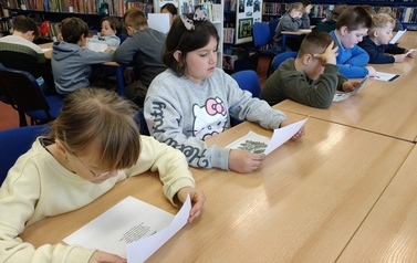 Wielkanocne Czytanie w Bibliotece &ndash; świąteczna atmosfera i piękne recytacje! 2026 45