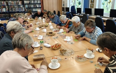 Książkowe rękodzieło &ndash; kreatywnie z seniorami! 19