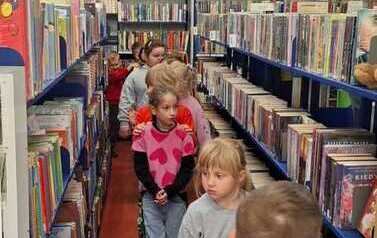 Tydzień Bibliotek pełen uśmiech&oacute;w i niezwykłych gości ,,Myszki,, i ,,Motylki,, 8