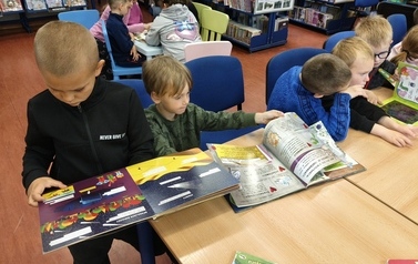 Tydzień Bibliotek pełen uśmiech&oacute;w i niezwykłych gości ,,Myszki,, i ,,Motylki,, 31
