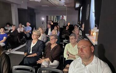 MIĘDZY ŚWIATEM ŻYWYCH A UMARŁYCH&hellip; Narodowe Czytanie 2026 w Mikołajkach Pomorskich  96