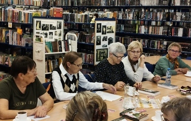 Między słowami, emocjami i ludzkimi historiami &ndash; październikowe spotkanie Dyskusyjnego Klubu Książki 8