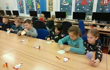 Lekcja biblioteczna o Tradycjach Bożonarodzeniowych 10